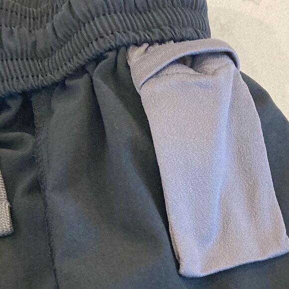 Nike Sport Shorts Dri-Fit Black with hidden key pocket interior drawstring large - Picture 8 of 9